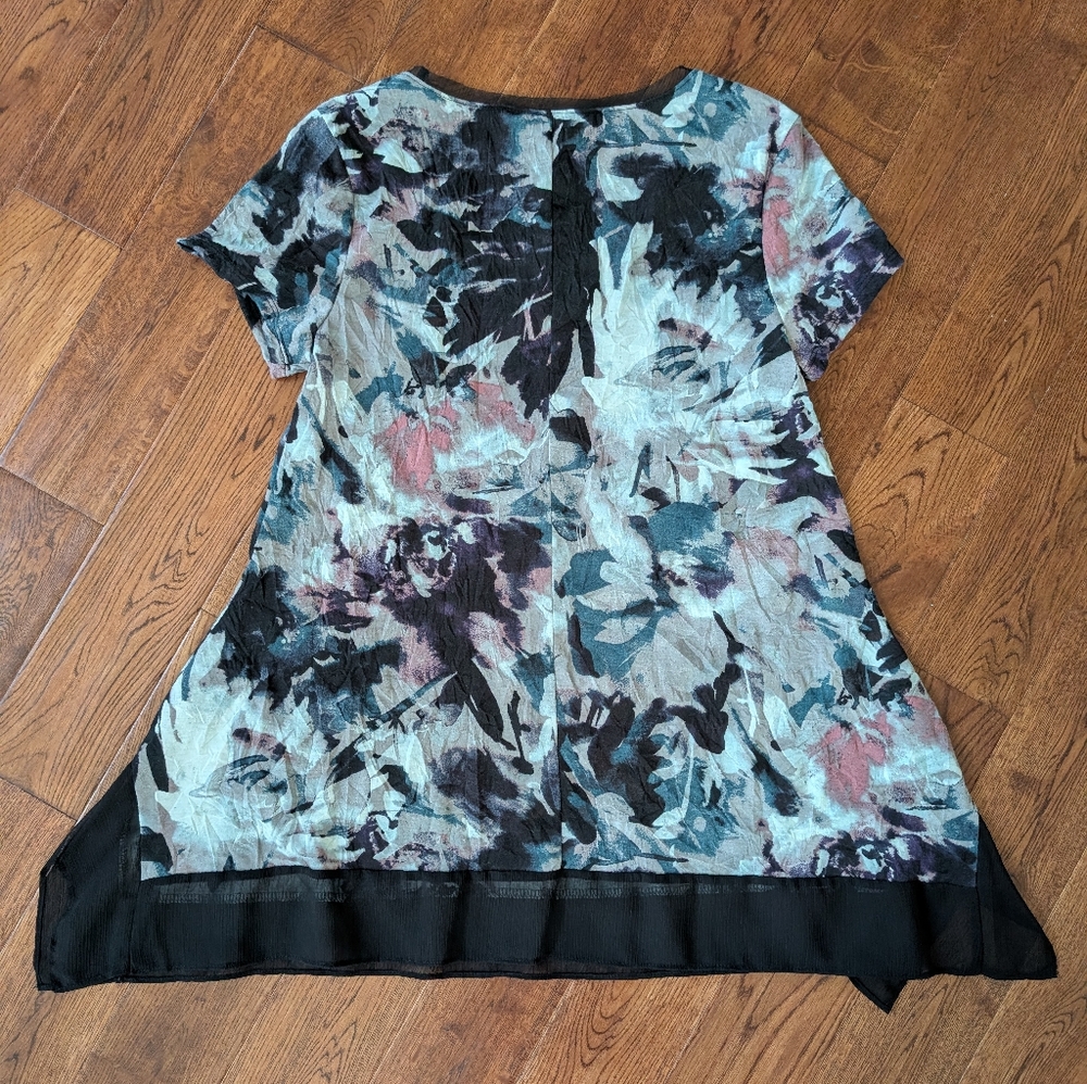 EUC Simply Vera Vera Wang Short Sleeve Abstract Print Black Top Shirt Size Small - Picture 7 of 9